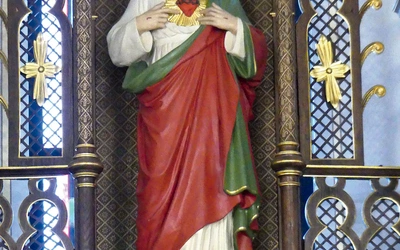 Figura z ołtarza głównego w kaplicy Córek Bożej Miłości w Bielsku-Białej.