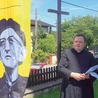 Ksiądz Michał Chmiel jest moderatorem diecezjalnym Ruchu Światło–Życie, duszpasterzem w parafii św. Katarzyny w Tarnowskich Górach-Lasowicach, należy też m.in. do diecezjalnego Zespołu ds. Formacji Młodzieży. Propozycje Ruchu można znaleźć na stronie gliwice.oaza.pl. 
