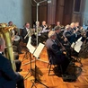 Sobotnie pielgrzymowanie uświetniła swoją grą Mix Orchestra z Lubomi.