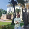 – To z tatrzańskiej krainy wyniosłem swoją wiarę, przywiązanie do Boga. Nie wstydzę się tego, jestem nawet z tego bardzo dumny – mówi Kuba przed budynkiem delhijskiej siedziby nuncjusza.