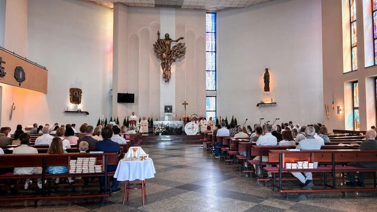 Rozesłanie przed rekolekcjami oazowymi 