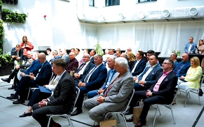 Głos w sprawie MOF zabrali przedstawiciele 28 samorządów, wśród nich wójtowie gmin Lipce Reymontowskie, Głuchów, Chąśno czy Rawa Mazowiecka.