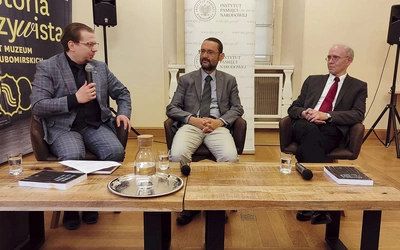 Prelegenci przyznali, że ich książka rzuca nowe światło na tragedię, która dotknęła naród Polski.