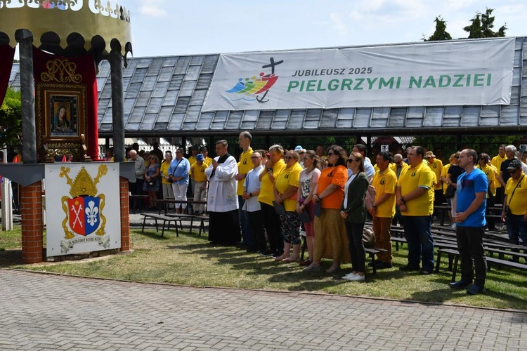 Pielgrzymka osób chorych i z niepełnosprawnością do Rokitna