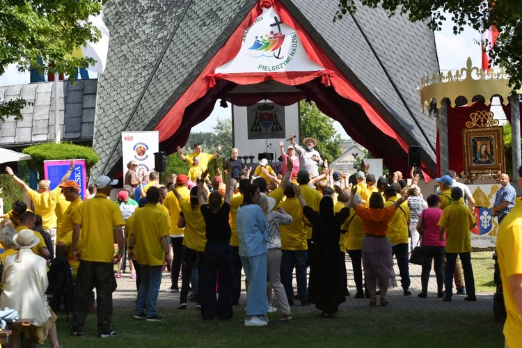 Pielgrzymka osób chorych i z niepełnosprawnością do Rokitna