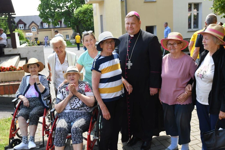 Pielgrzymka osób chorych i z niepełnosprawnością do Rokitna