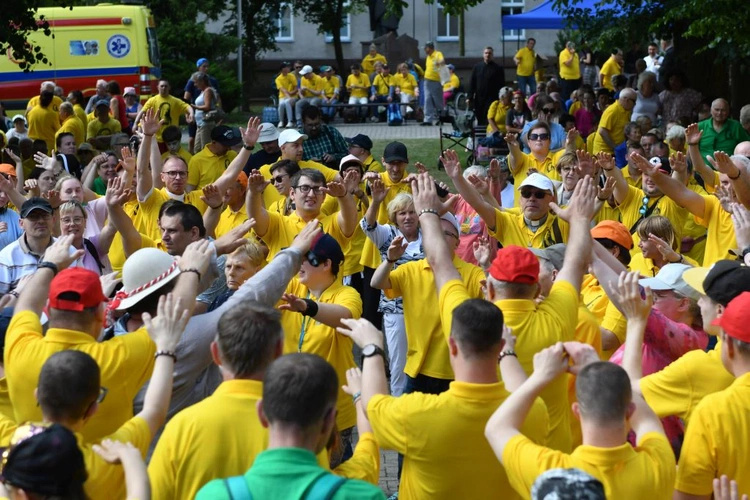 Pielgrzymka osób chorych i z niepełnosprawnością do Rokitna