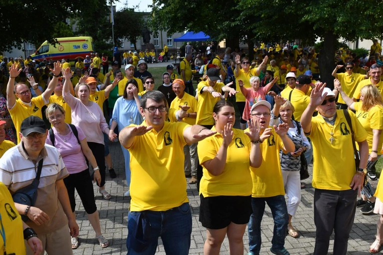 Pielgrzymka osób chorych i z niepełnosprawnością do Rokitna