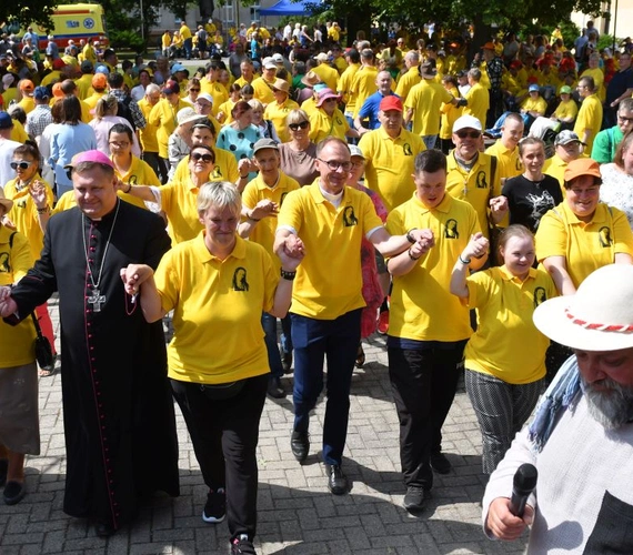 Pielgrzymka osób chorych i niepełnosprawnych do Rokitna