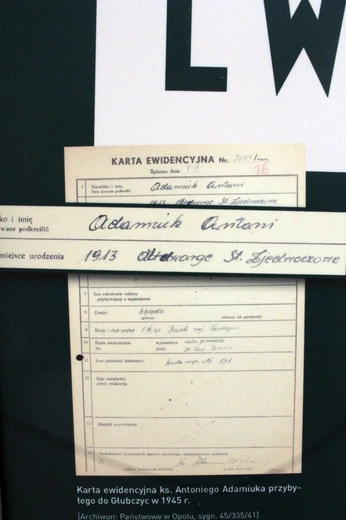 Wystawa "Przesiedlone życia. Zachowane tożsamości" 
