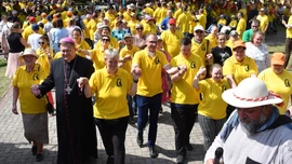 Modlitwa, spotkanie i polonez u Matki Bożej Cierpliwie Słuchającej