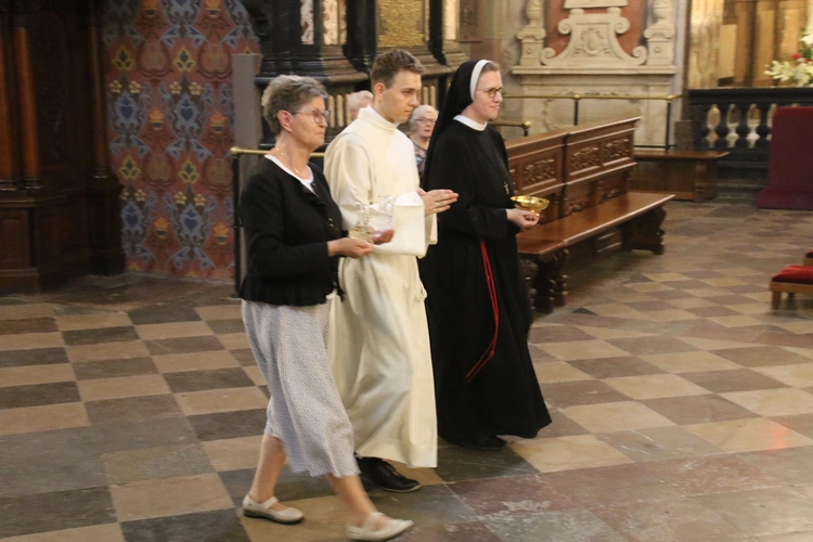 Płock. Msza za papieża