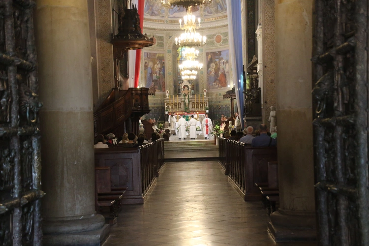 Płock. Msza za papieża