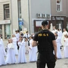 Podczas długiego weekendu na drogach więcej policji