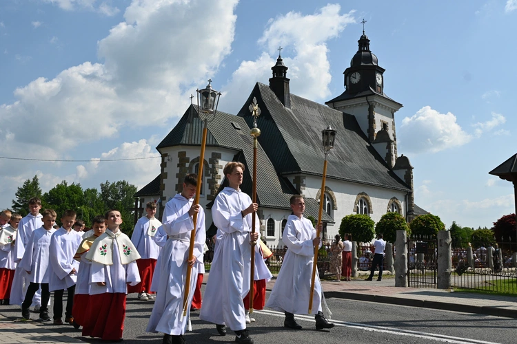 Z Najświętszym Sakramentem od ronda do ronda