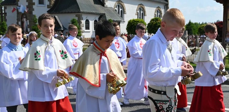 Z Najświętszym Sakramentem od ronda do ronda