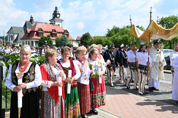 Z Najświętszym Sakramentem od ronda do ronda