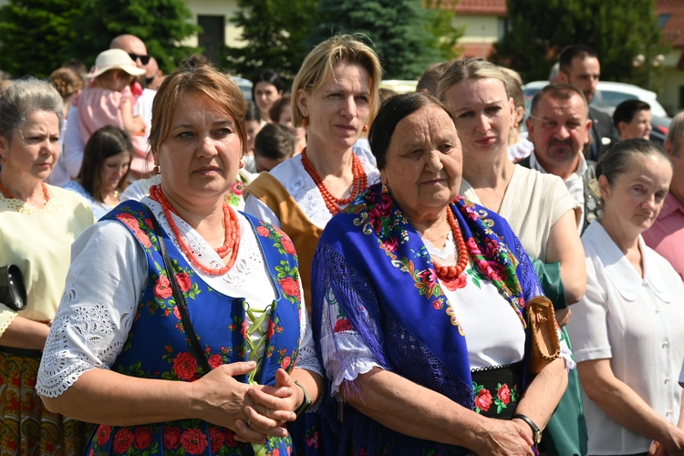 Z Najświętszym Sakramentem od ronda do ronda