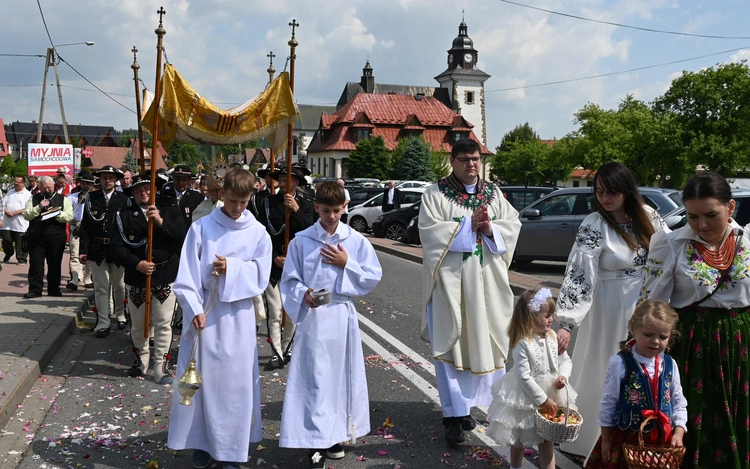 Z Najświętszym Sakramentem od ronda do ronda