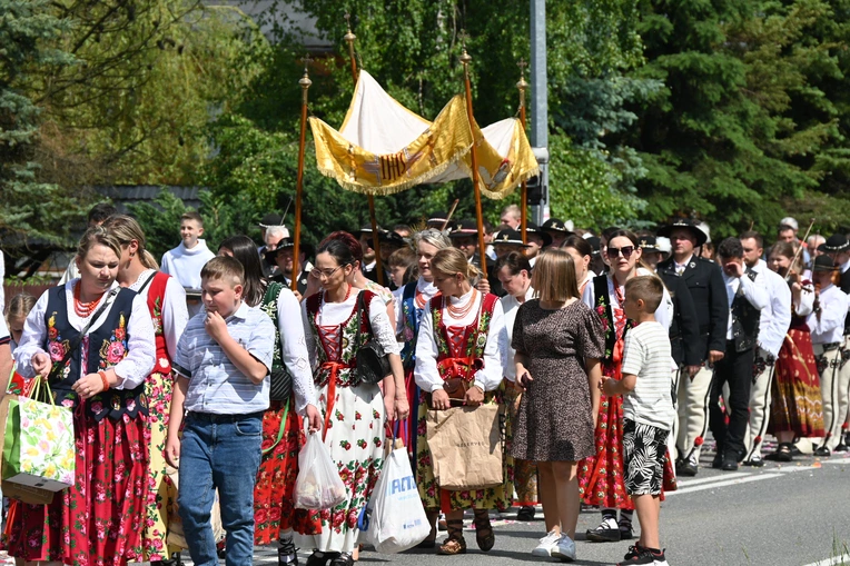 Z Najświętszym Sakramentem od ronda do ronda