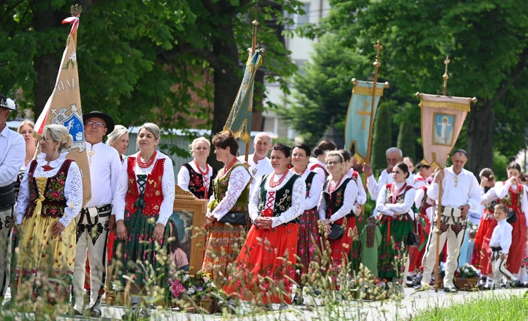 Z Najświętszym Sakramentem od ronda do ronda