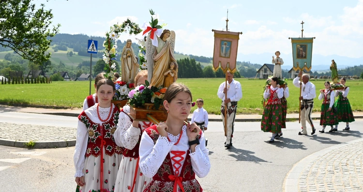 Z Najświętszym Sakramentem od ronda do ronda