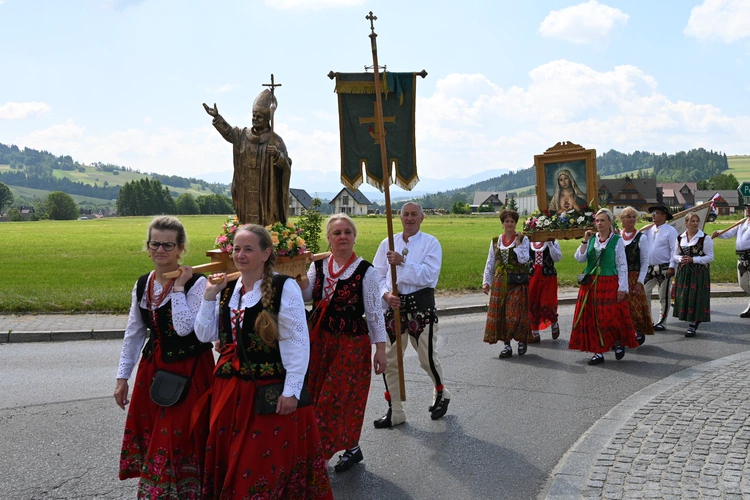 Z Najświętszym Sakramentem od ronda do ronda