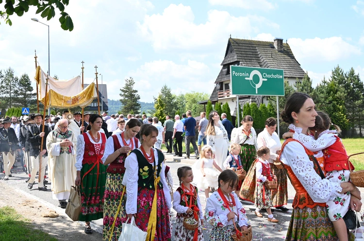 Z Najświętszym Sakramentem od ronda do ronda