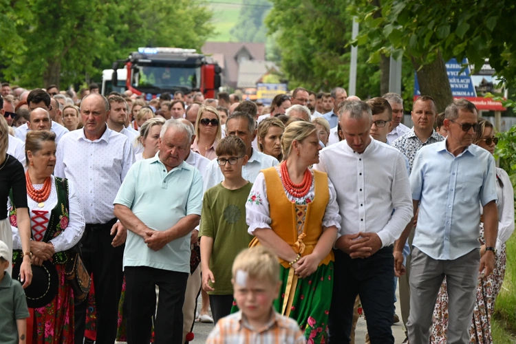 Z Najświętszym Sakramentem od ronda do ronda
