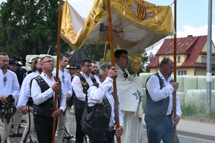Z Najświętszym Sakramentem od ronda do ronda