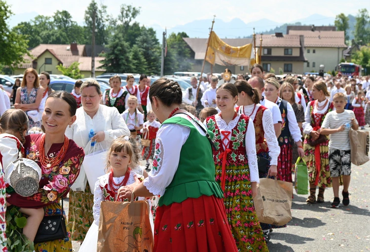 Z Najświętszym Sakramentem od ronda do ronda