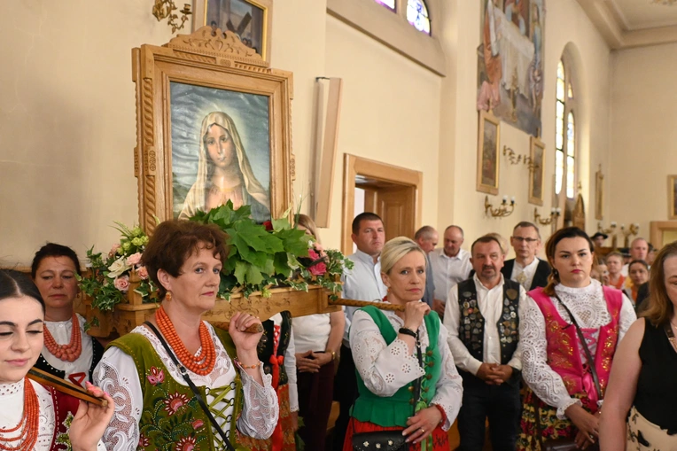 Z Najświętszym Sakramentem od ronda do ronda