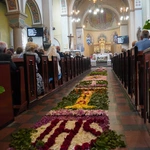 Kwiatowe dywany dla Jezusa - archidiecezja wrocławska