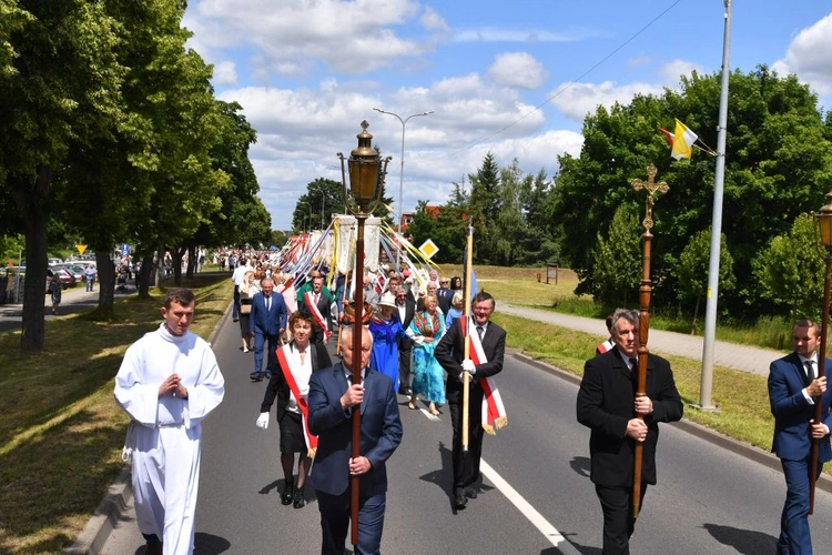 Procesja Bożego Ciała na ulicach Świebodzina