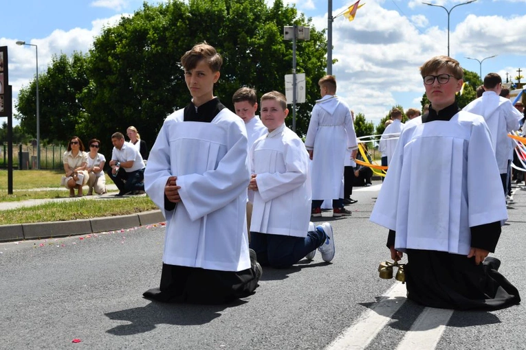 Procesja Bożego Ciała na ulicach Świebodzina