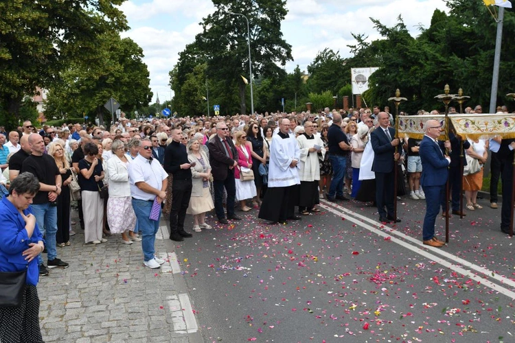 Procesja Bożego Ciała na ulicach Świebodzina