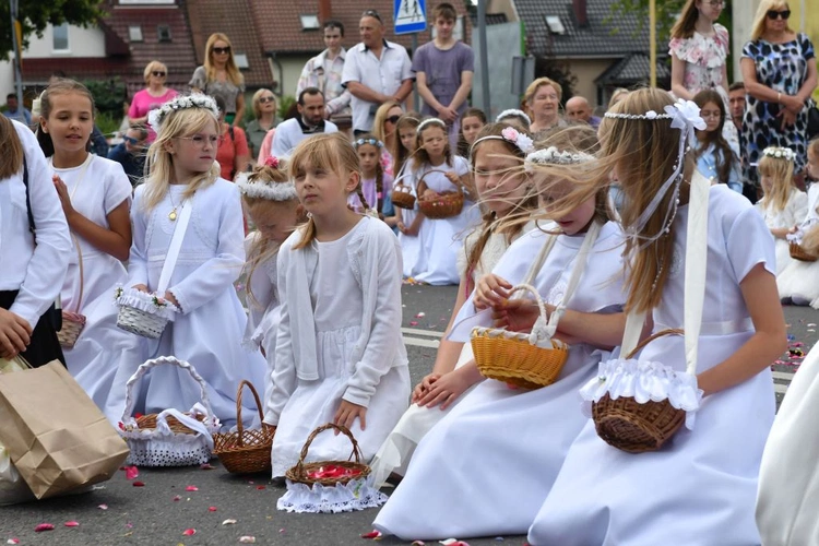 Procesja Bożego Ciała na ulicach Świebodzina