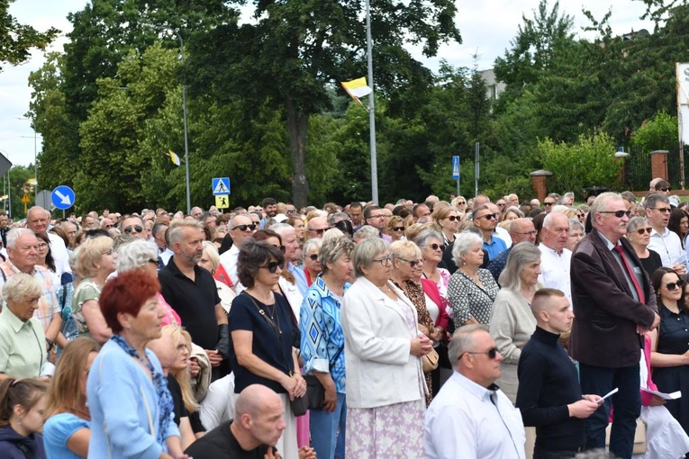 Procesja Bożego Ciała na ulicach Świebodzina