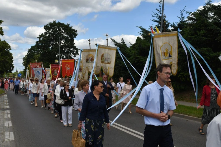 Procesja Bożego Ciała na ulicach Świebodzina