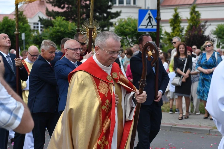 Procesja Bożego Ciała na ulicach Świebodzina