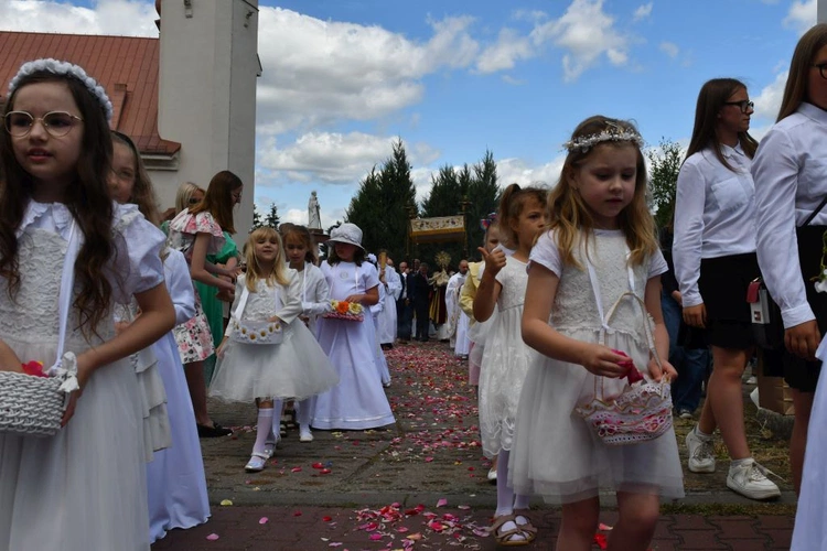 Procesja Bożego Ciała na ulicach Świebodzina