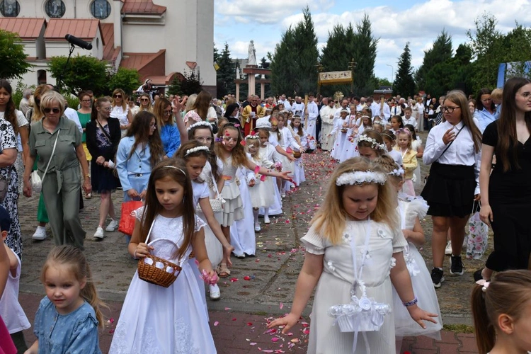 Procesja Bożego Ciała na ulicach Świebodzina