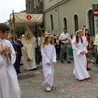 Bp Oder: W świecie, który karmi niepokojem, Eucharystia mówi: "Nie bój się, bo Jezus żyje"