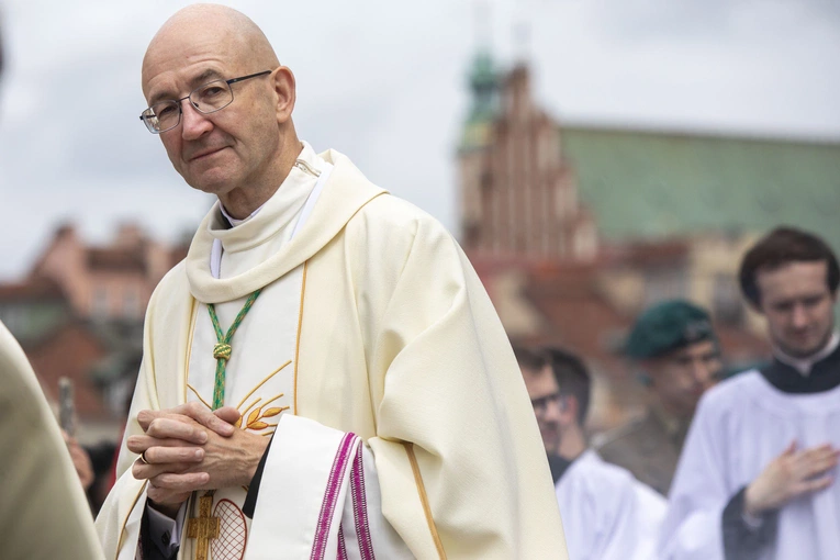 Abp Galbas w Boże Ciało: Żyjmy według Eucharystii