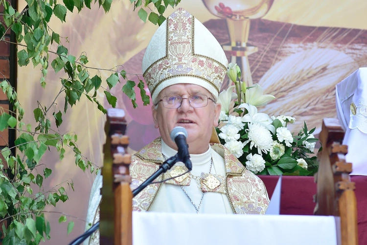 Olsztyn. Centralna procesja Bożego Ciała