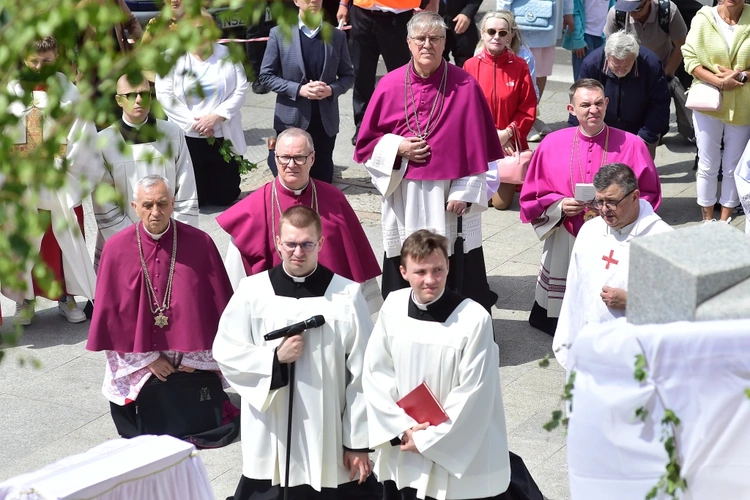 Olsztyn. Centralna procesja Bożego Ciała