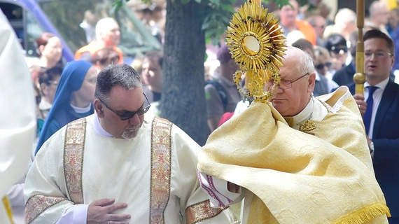 Olsztyn. Centralna procesja Bożego Ciała