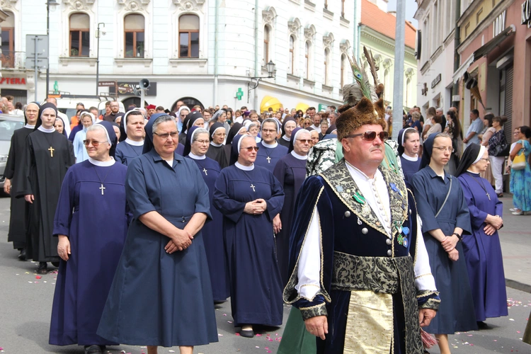 Boże Ciało w tarnowskiej katedrze - procesja