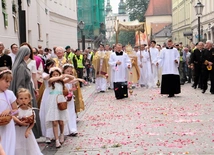 Abp Jędraszewski: Nowy porządek w Polsce i Europie można zbudować tylko na fundamencie Eucharystii