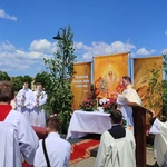 Procesja w centrum Legnicy